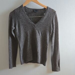 LINE Lightweight V Neck Cashmere Sweater Size Small